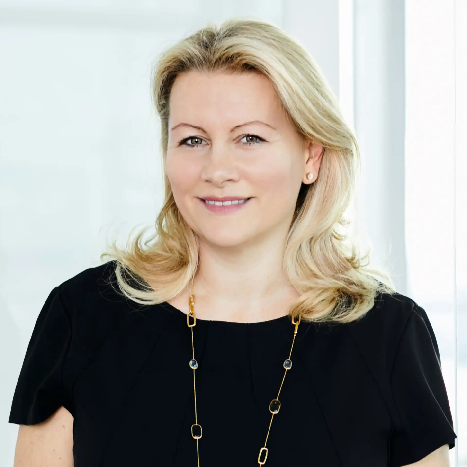 MMag. Dr. Astrid Ablasser-Neuhuber
